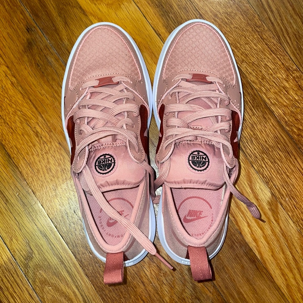 Brand New only worn once Nike Court Vision Altas